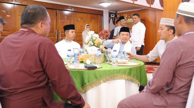 Soroti Dampak Negatif Ponsel Pintar, Hesnidar Haris Ajak Generasi Muda Bijak Manfaatkan Teknologi